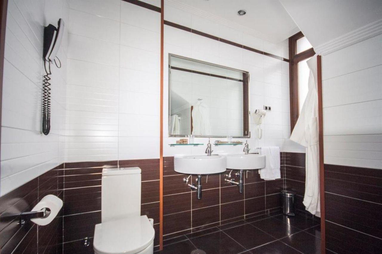 Hospedium Hotel La Casona Del Conde Norena ภายนอก รูปภาพ