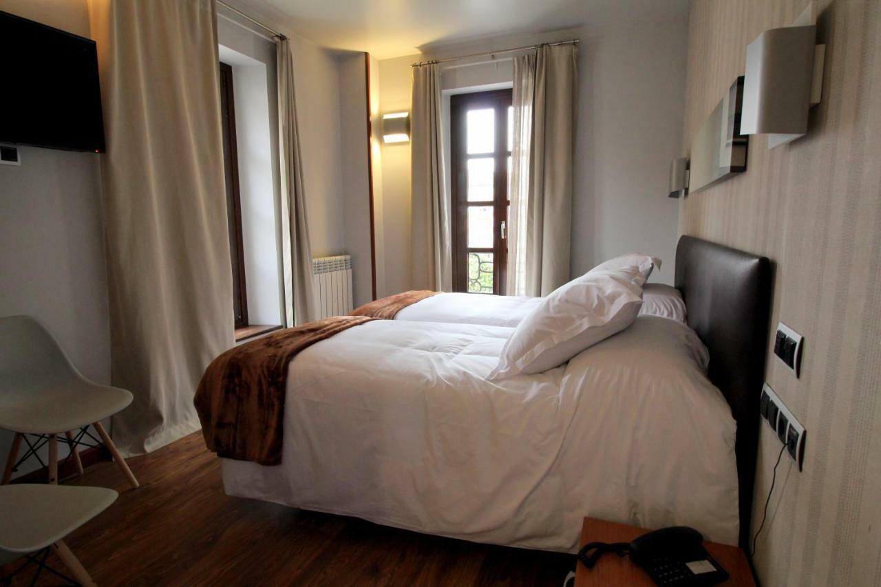 Hospedium Hotel La Casona Del Conde Norena ภายนอก รูปภาพ