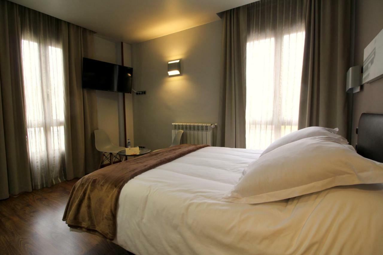 Hospedium Hotel La Casona Del Conde Norena ภายนอก รูปภาพ