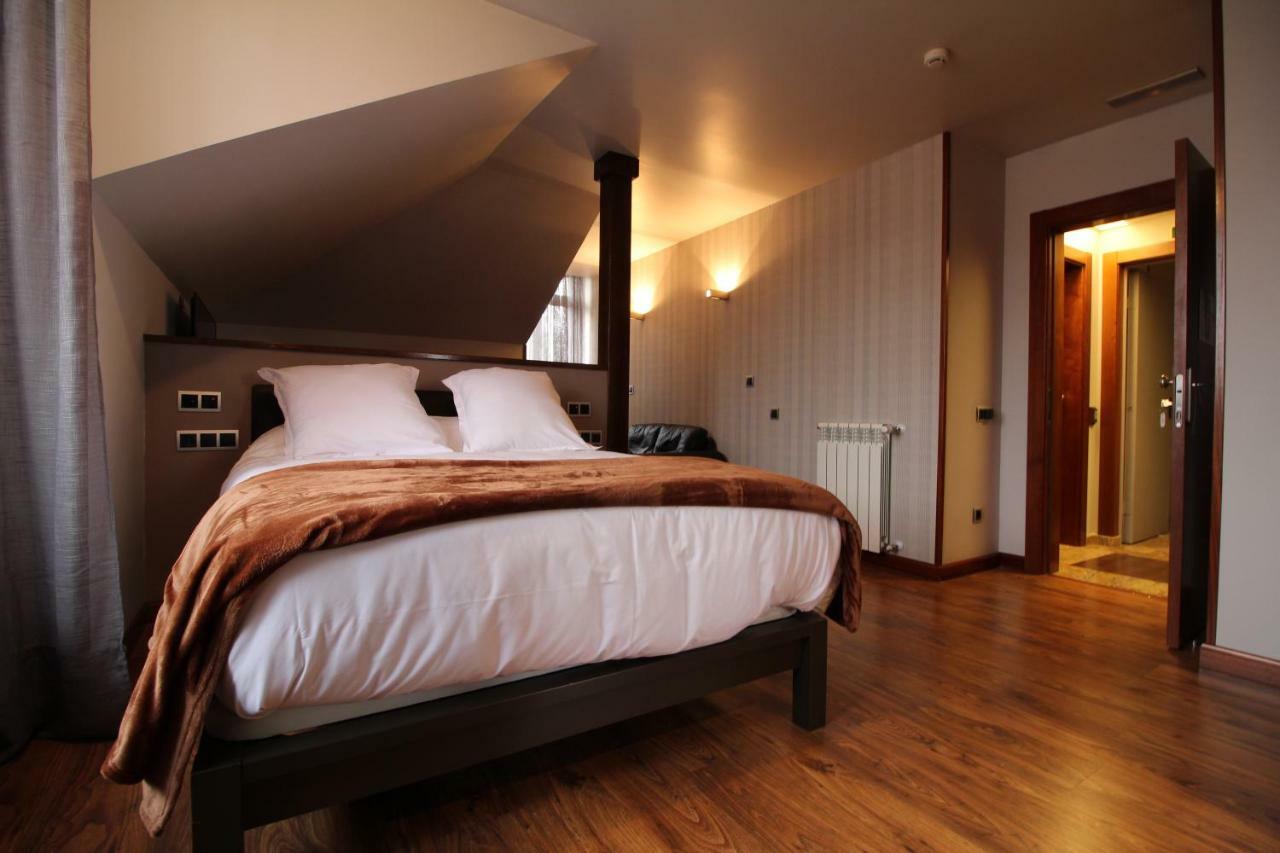 Hospedium Hotel La Casona Del Conde Norena ภายนอก รูปภาพ